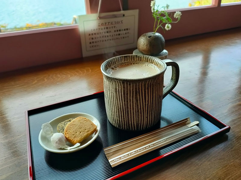 ティーショップ夕日　函館　カフェ　ミルクほうじ茶