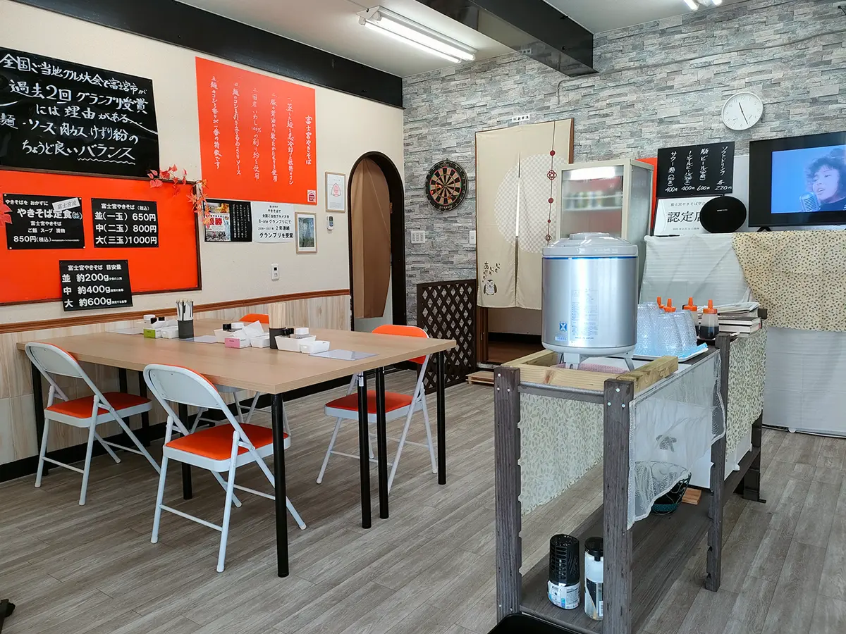 富士宮やきそば かえで　函館　店内