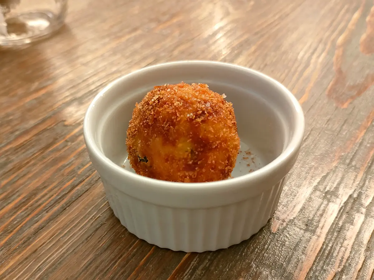 nest 香菜コロッケ