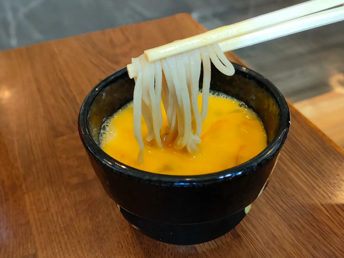 大阪屋　蕎麦　麺　生卵