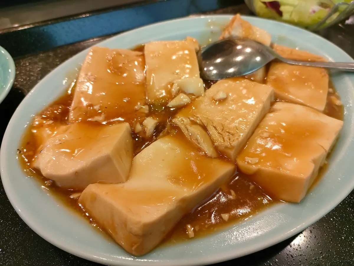 東春 定食 カニと豆腐のうま煮