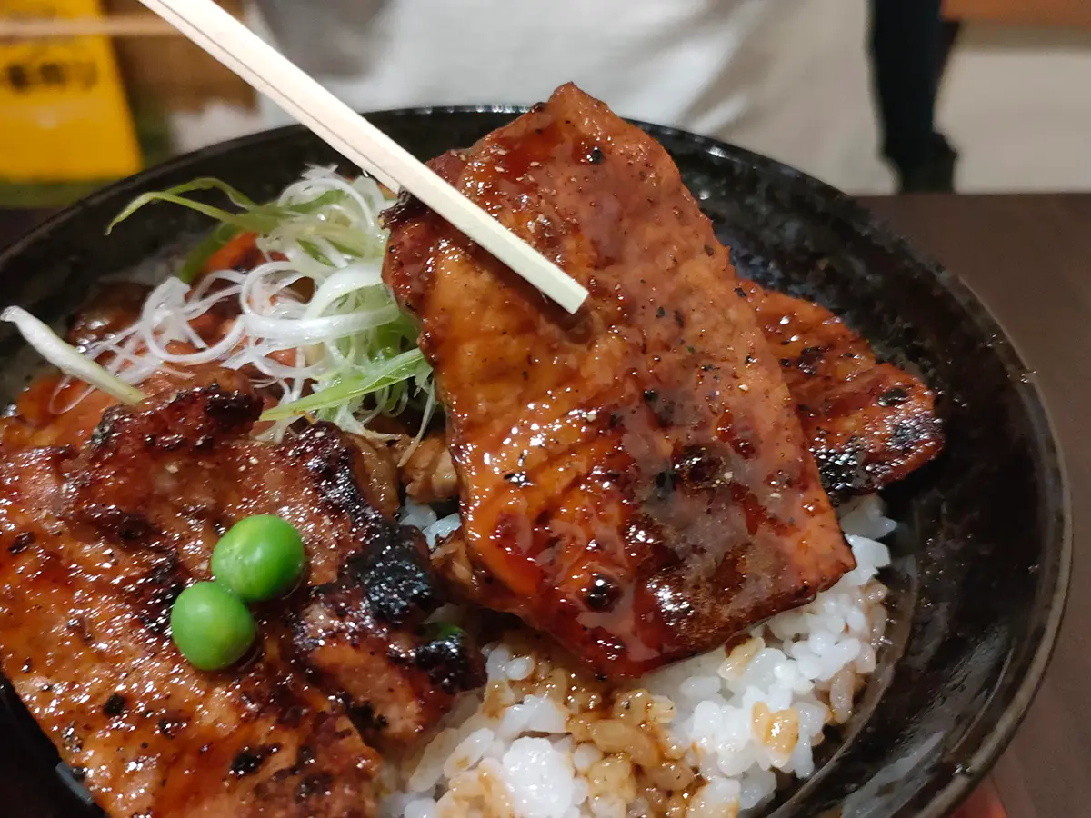 ぶたや　豚丼　ハーフ丼　豚ロース