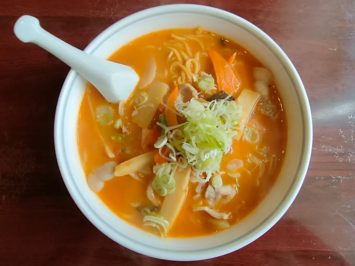 桃華 冷やし坦々麺 五目トマトラーメン