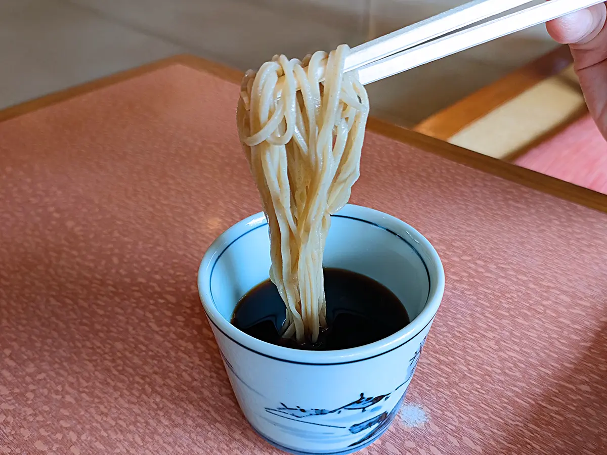 味の花園　手打ちそば　麺